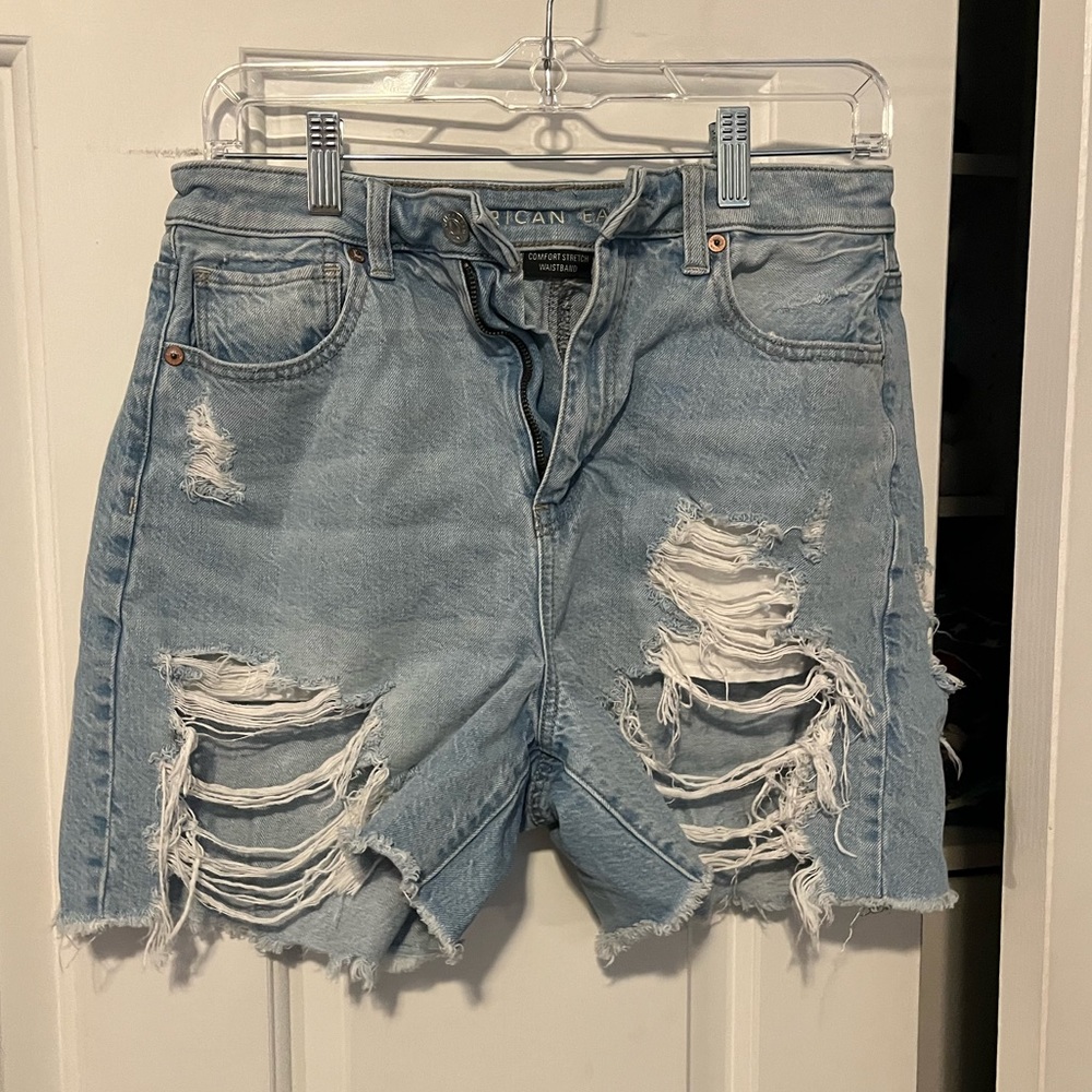 American Eagle Relaxed Mom Short